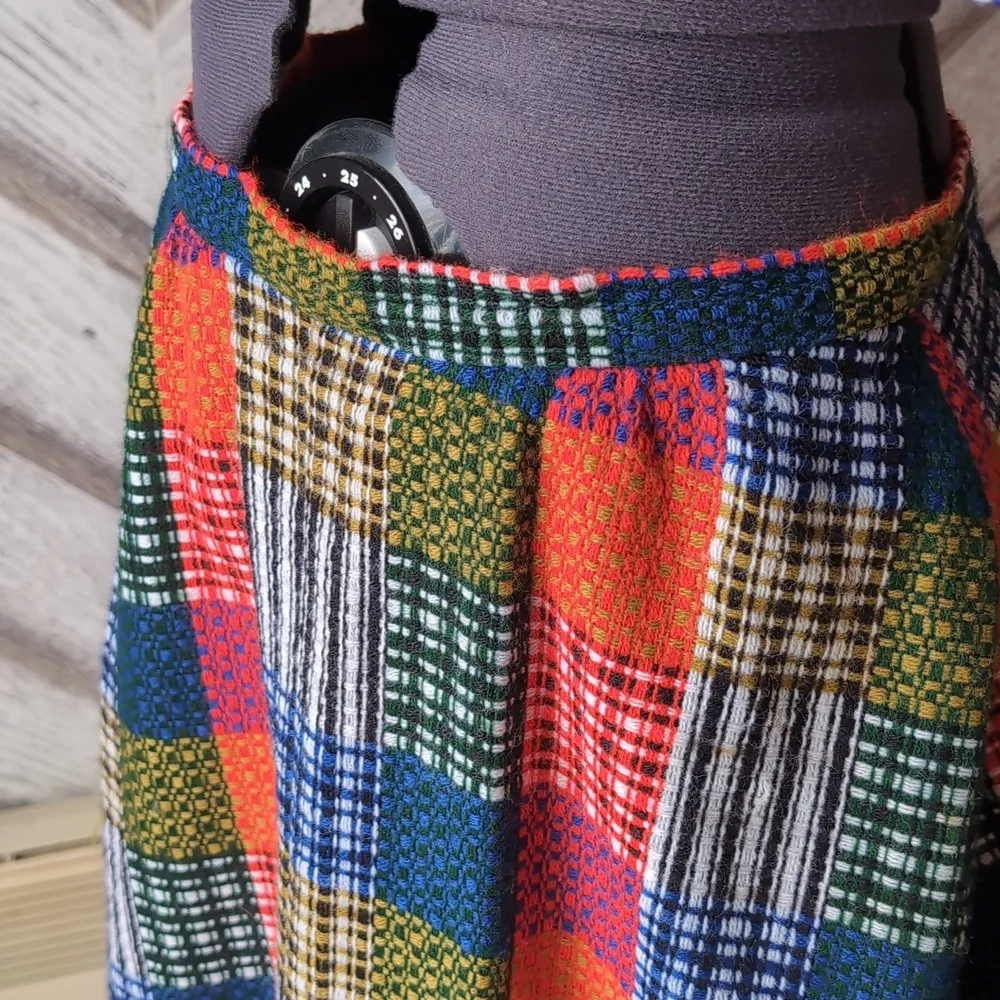 Elegant Plaid Skirt Set with Vest Vintage - Picture 9 of 15